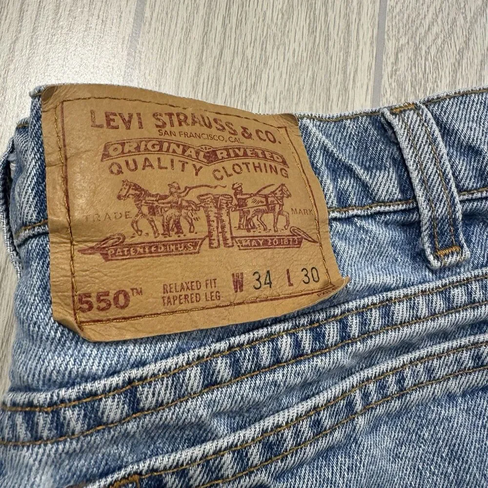 Vtg 90s Levi’s 550 Relaxed Taper Jeans Mens34x30 (fits 32x30) Made in USA Light